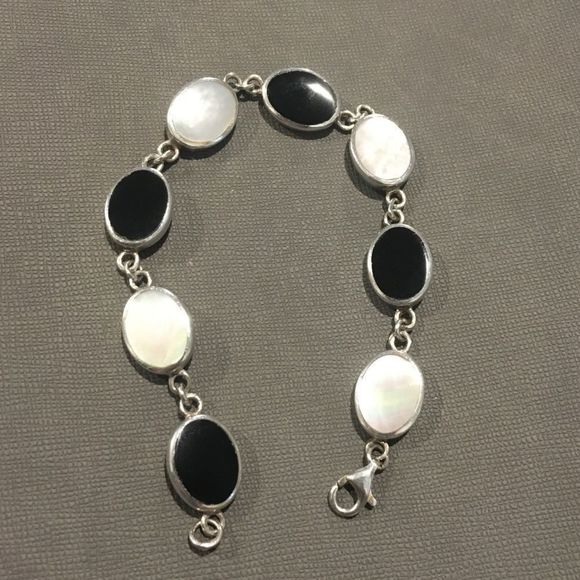 Sterling Bracelet Comprised of Alternating Links of Black Onyx & Mother of Pearl - Picture 4 of 8